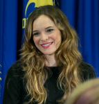 A Killer Press Conference with Danielle Panabaker
